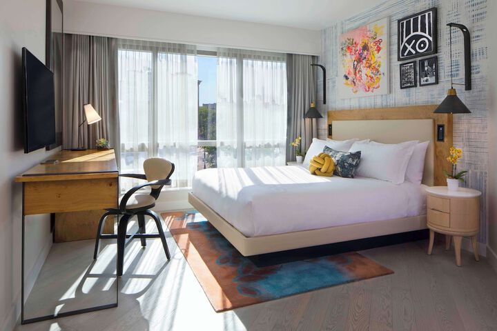 Room 4 of 40