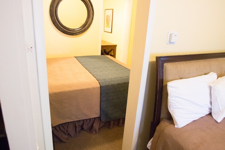 Room 142 of 187