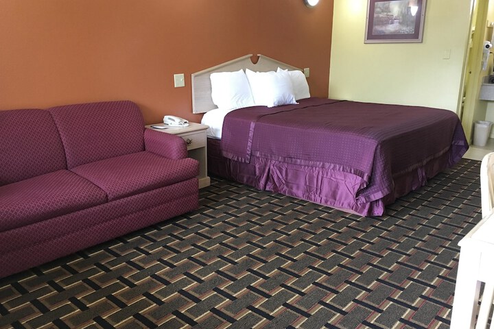 Room 7 of 10