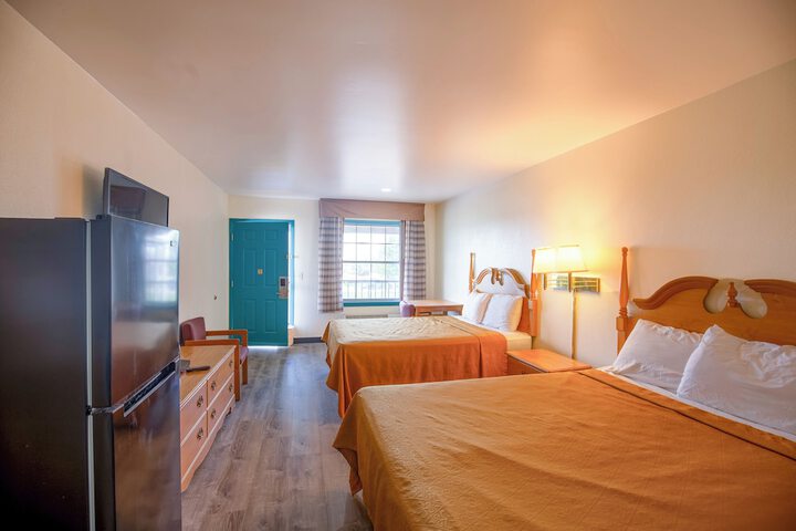 Economy Inn & Suites