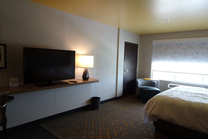Room 16 of 37
