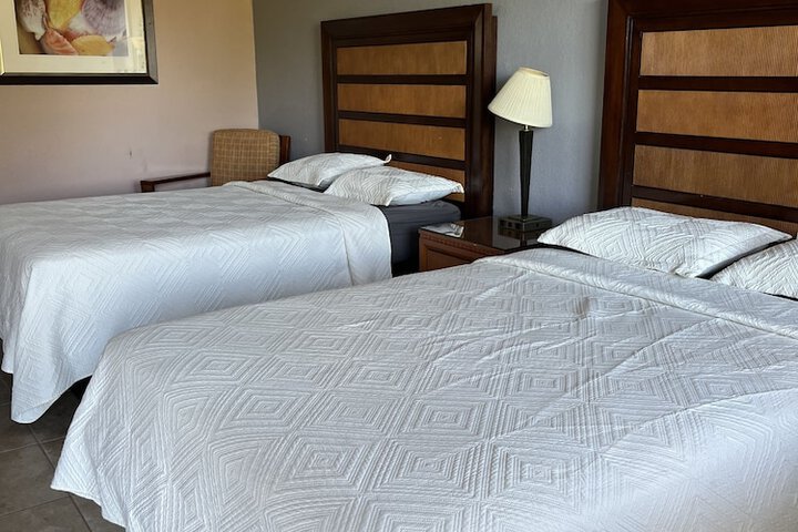 Room 12 of 34