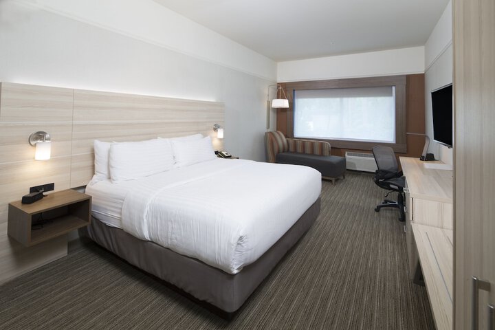 Holiday Inn Express & Suites Michigan City by IHG