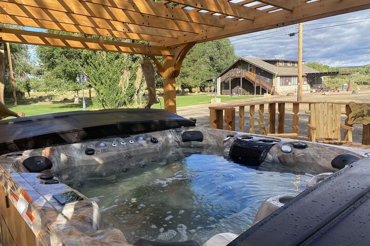 Moosehead Lodge & Cabins