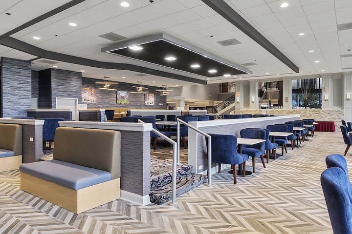 Holiday Inn Chicago Nw Crystal Lk Convention Center by IHG