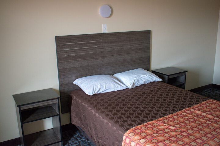 Room 8 of 12