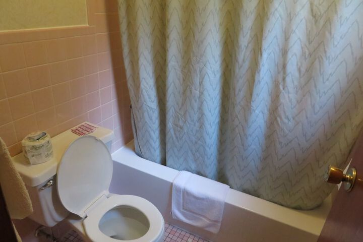 Room 71 of 107