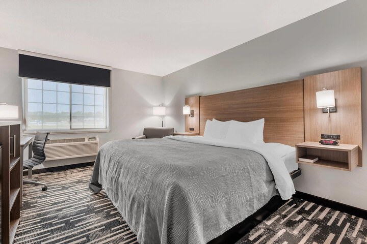 Quality Inn Chesterton near Indiana Dunes National Park I-94