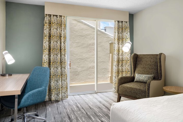 Room 25 of 63