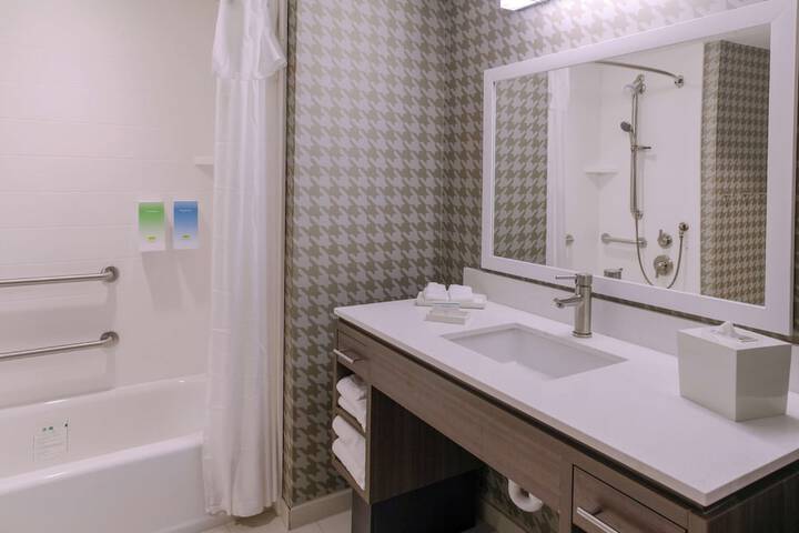 Room 17 of 26