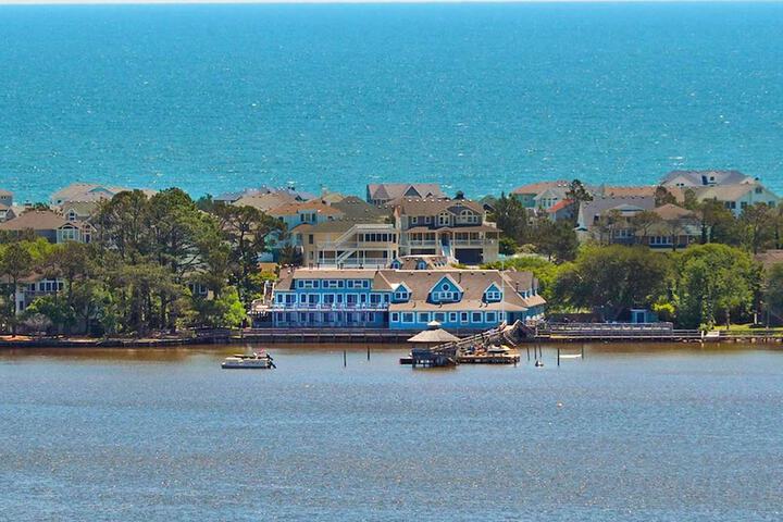 The Inn at Corolla Light