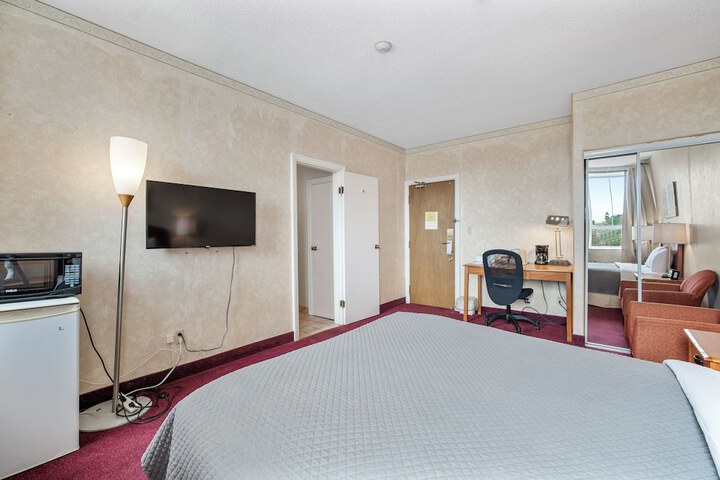 Room 23 of 68