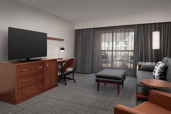 Room 35 of 62