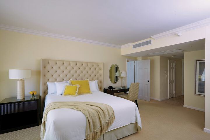 Sea View Hotel Bal Harbour, on the Ocean