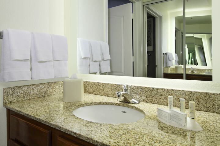 Room 14 of 27