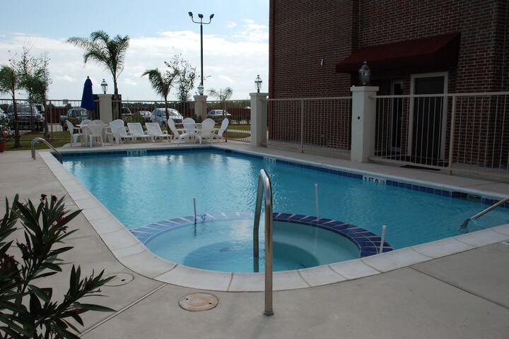 Pool 12 of 60