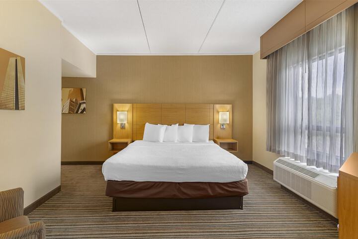 Best Western Royal Plaza Hotel & Trade Center