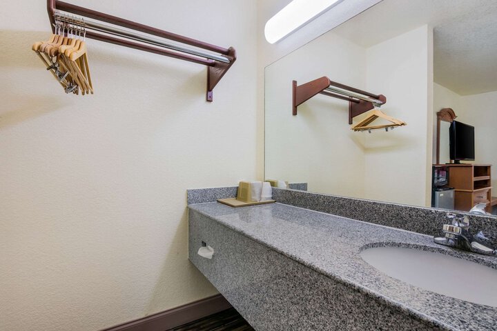 Econo Lodge & Suites Brinkley