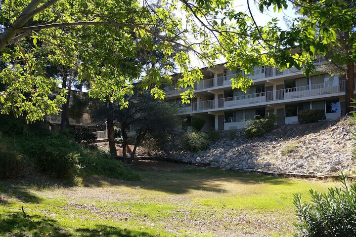 Mariposa Hotel