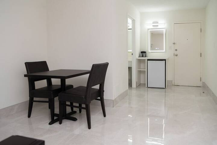 Room 10 of 81