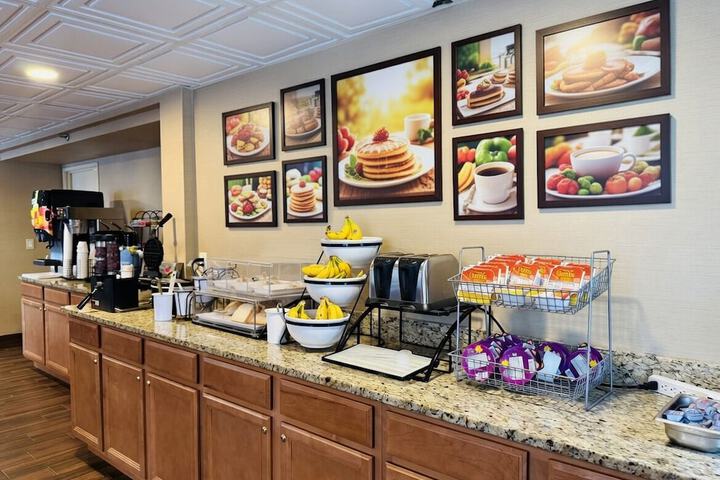 Wingate by Wyndham Utica