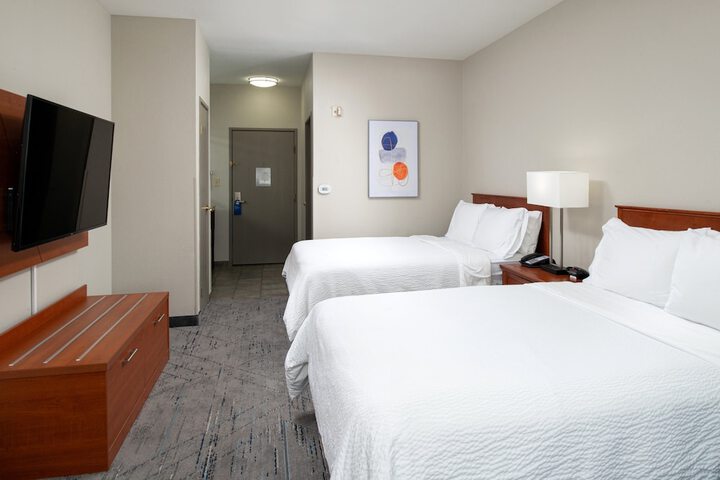 Holiday Inn Express Farmington - Bloomfield by IHG