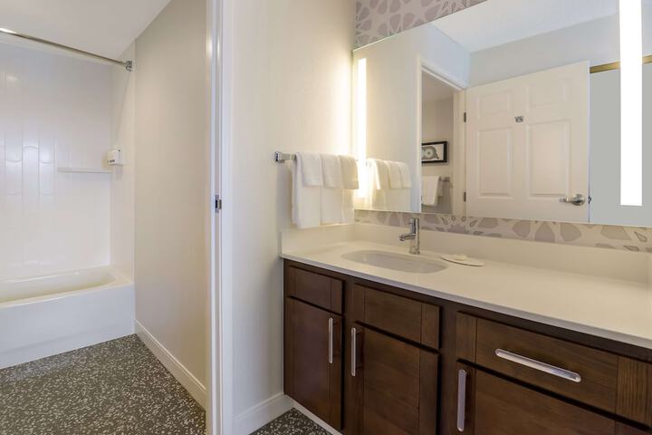 Room 21 of 52