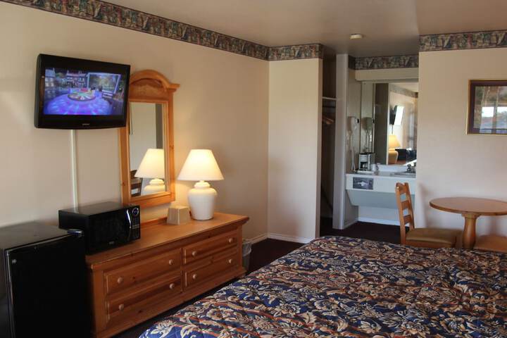Lakeside Inn & Suites by OYO Mathis I 37