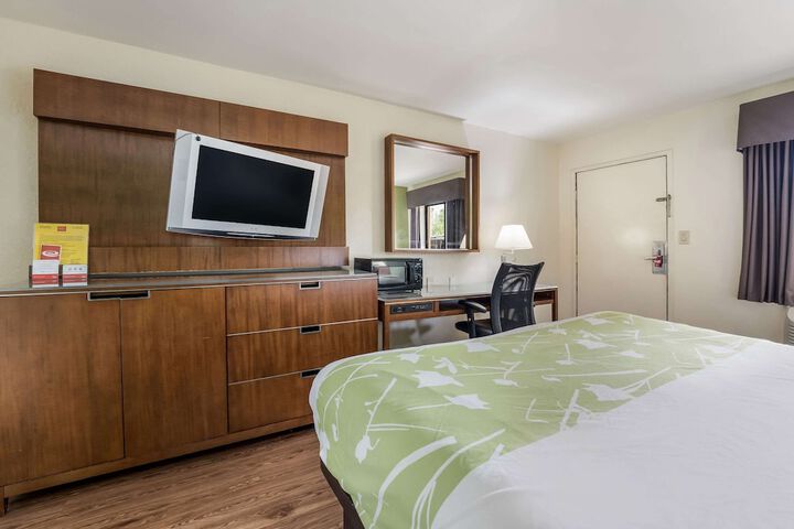 Room 18 of 35
