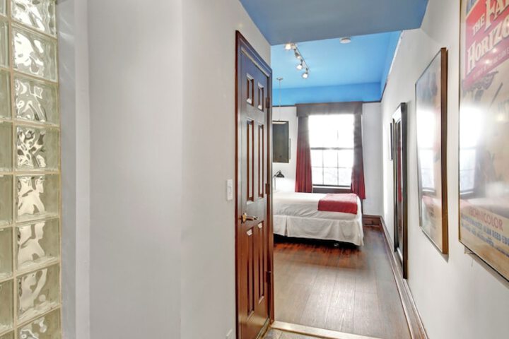 Room 32 of 99