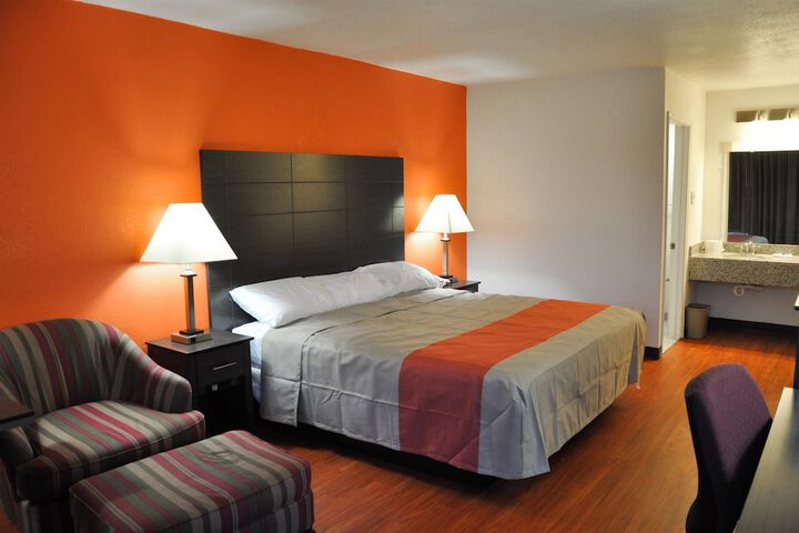 Room 14 of 35