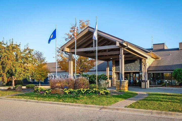 Arrowwood Resort Hotel and Conference Center - Alexandria MN