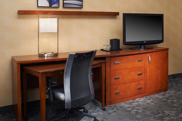 Room 15 of 32