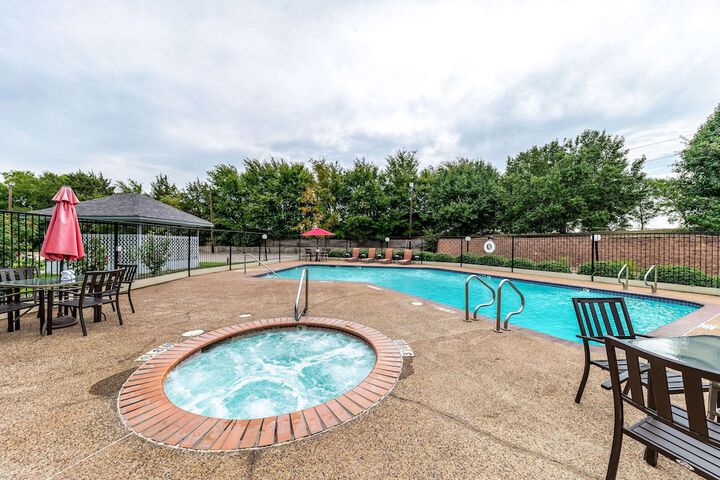 Quality Inn & Suites Canton