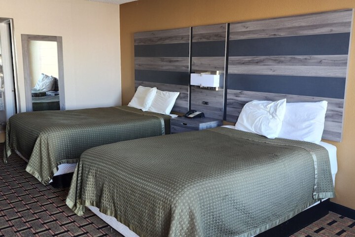 Room 12 of 17