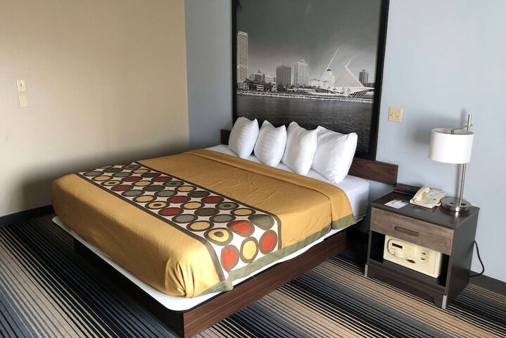Room 35 of 49