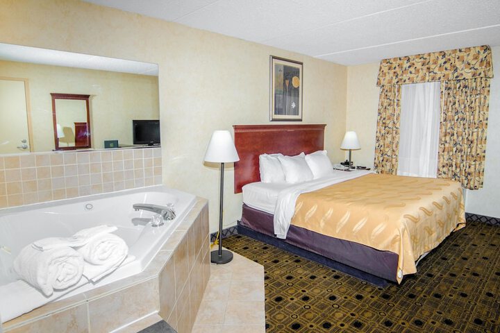 Room 38 of 100