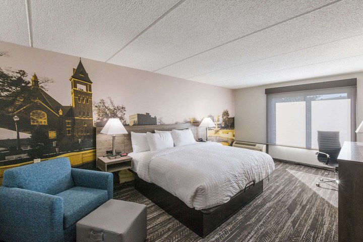 Room 11 of 29