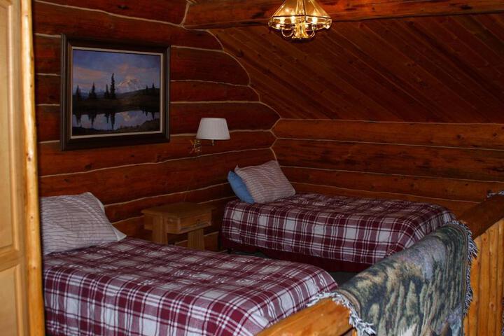 Wise Old Hunter Lodge
