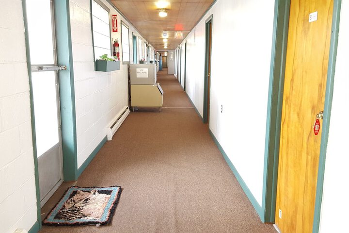 Ballroom/Hall 16 of 17