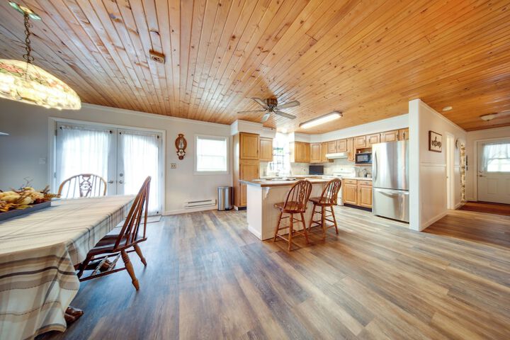 North Jackson Vacation Rental w / Wraparound Deck!