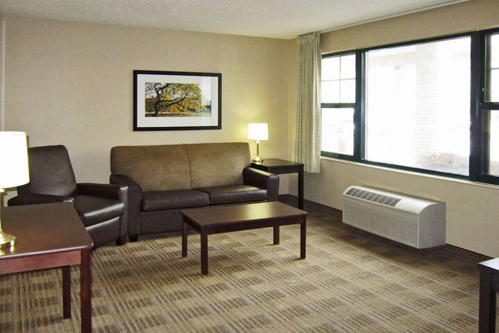 Room 10 of 27