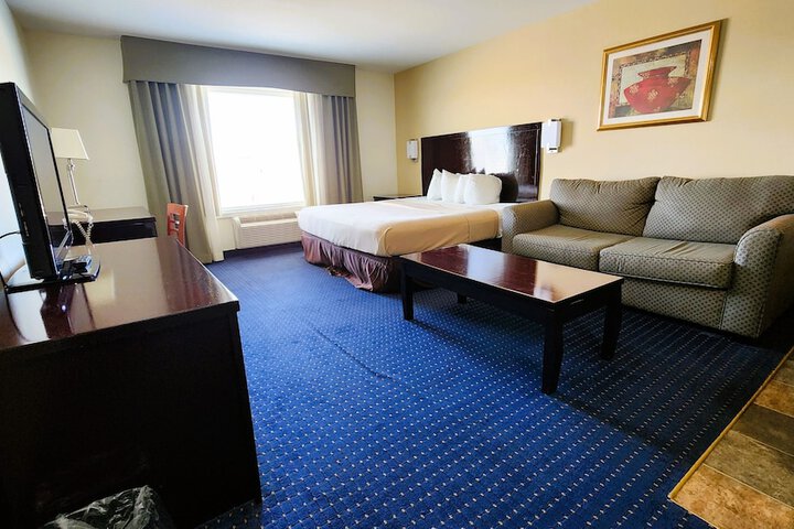 Room 28 of 33