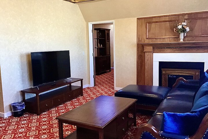 Room 36 of 76