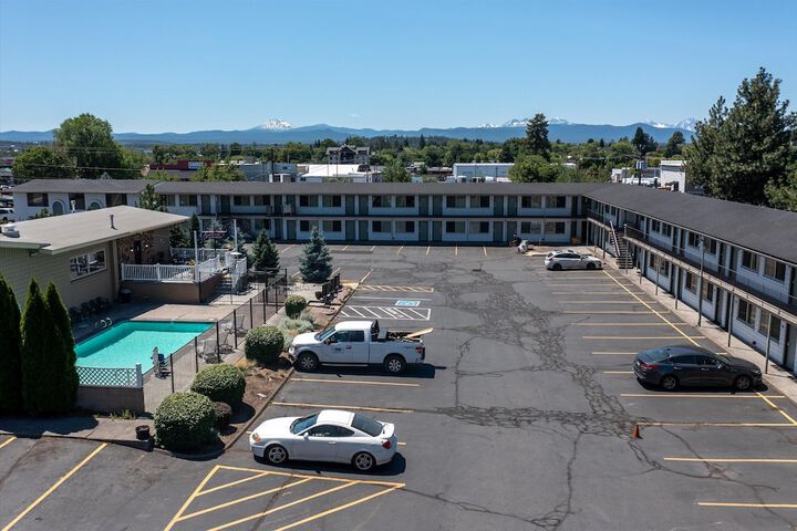 Hotel 4 of 27