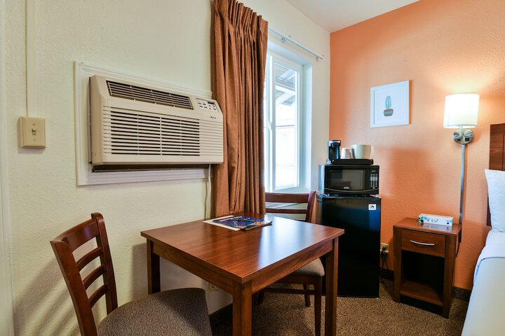 Room 26 of 43