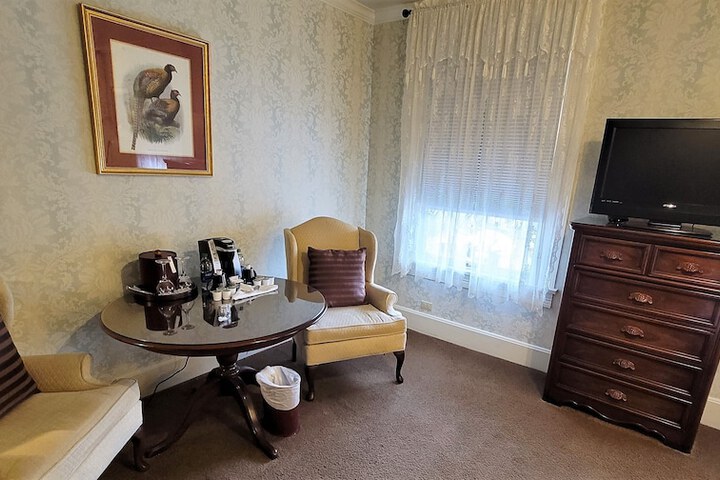 Room 44 of 104