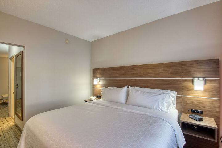 Room 43 of 81