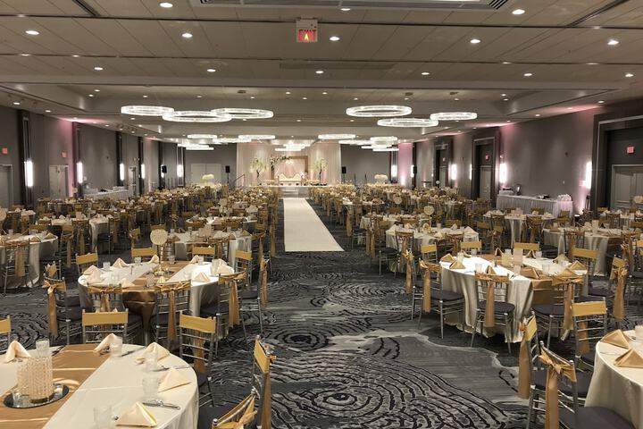 Holiday Inn Chicago Nw Crystal Lk Convention Center by IHG