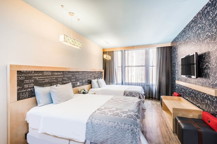 Room 7 of 37